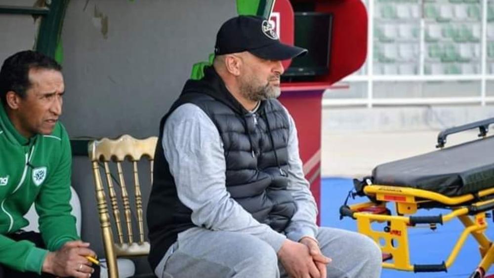 إدارة الدّفاع الجدِيدي تُواصل محاوَلاتها لإقْناع بنشِيخة بالعَودة إلى تَدريب الفريق