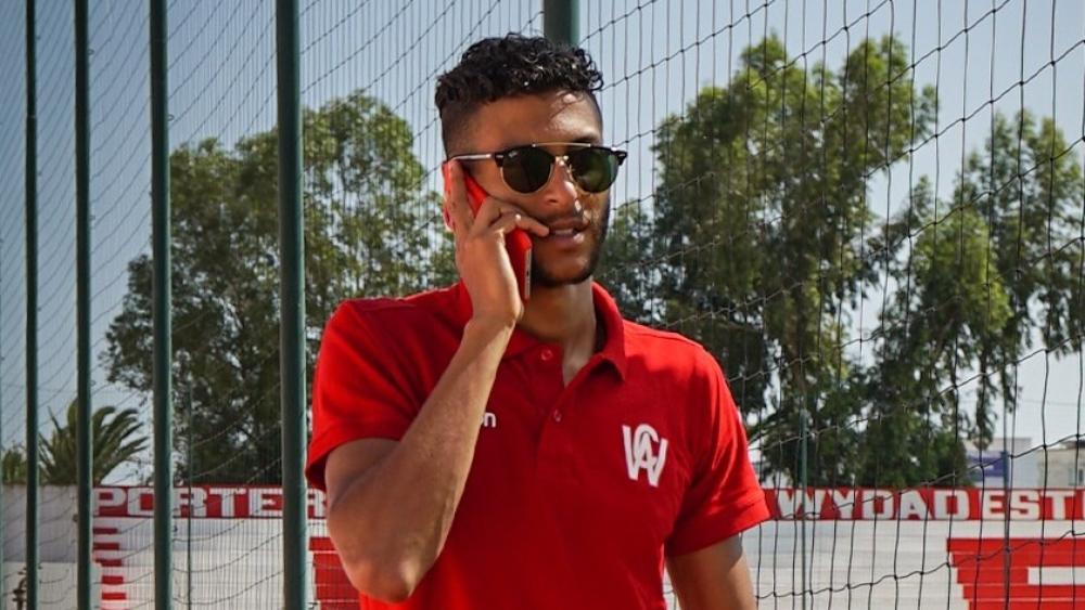 جماهير الوداد تتفاجأ من استدعاء أسرير رفقة أسماء أخرى لمعسكر مراكش و تطالب إدارة النادي باستبعاده و تسريحه