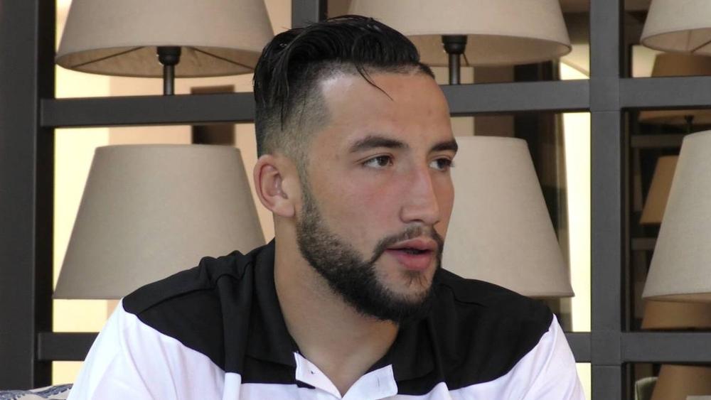 بدر الدين بنعاشور يوقع في كشوفات الاتحاد البيضاوي لموسمين