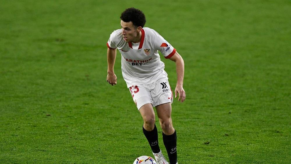 إدريسي: "المنافسة على الرسمية داخل إشبيلية مُحتدمة.. وأمل تقديم الإضافة للفريق"