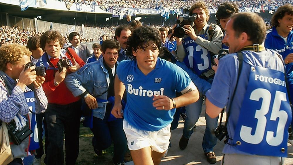 بين نجاح كروي وفشل شخصي.. مسار مارادونا يعرف تألقا محليا وإشعاعا رفقة نابولي والأرجنتين