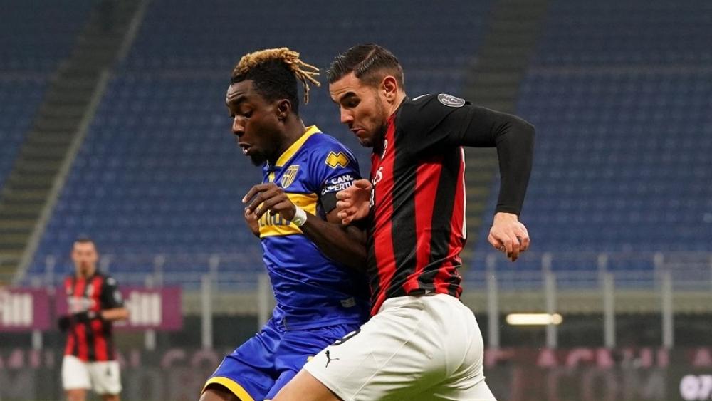 ميلان "يرفض" التعرض لأول هزيمة في الدوري و"يخطف" تعادلا في "الوقت القاتل"!