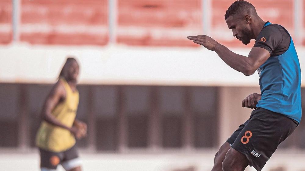 نهضة بركان يجري آخر حصة تدريبية استعدادا لمواجهة "تفرغ زينة" الموريتاني بكأس الكونفدرالية