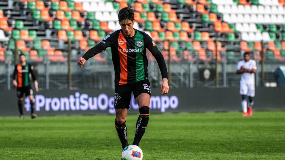 مغربي آخر في طريقه إلى فيورنتينا.. "الفيولا" يقترب من ضم متوسط الميدان يوسف مالح