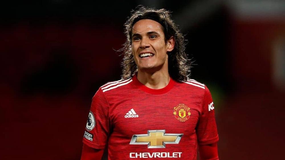 كافاني بعد إيقافه لثلاث مباريات: " أشعر بالارتياح الآن وأعتذر عن أي إساءة سببتها كلمة زنجي"