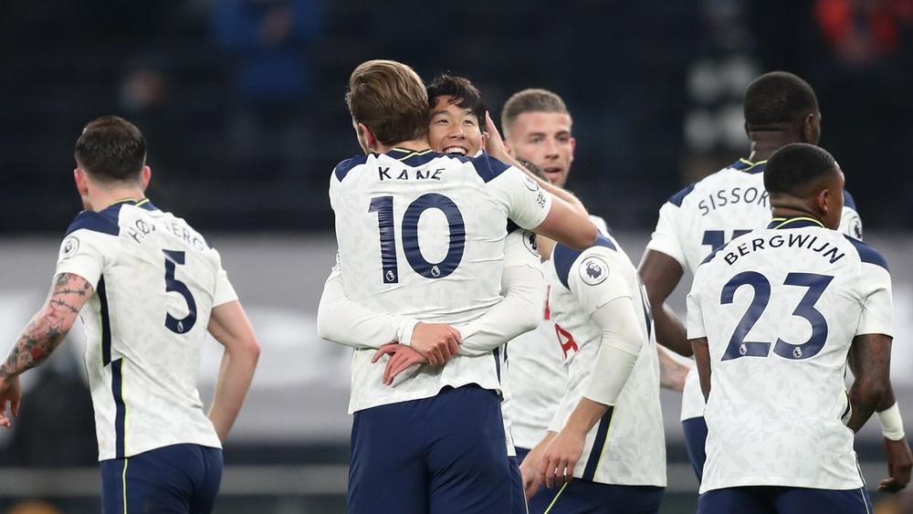 توتنهام "يتصالح" مع الانتصارات بفوز على ليدز ويرتقي للمركز الثالث