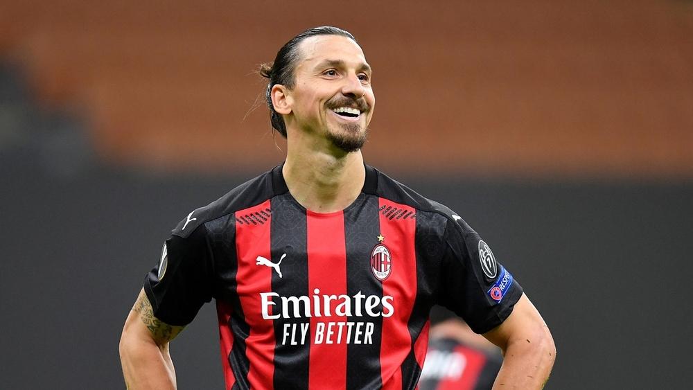 بعد غيابه عن 11 مباراة للإصابة.. إبراهيموفيتش يعود لقائمة ميلان في لقاء الليلة أمام تورينو