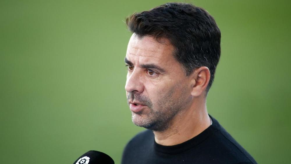 ألافيس وهويسكا يقيلان مدربيهما للهروب من "مراكز الخطر"