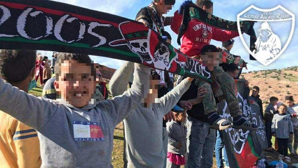 "ألترا عسكري" تضع صراعها مع الإدارة جانبا وتطرق أبواب "المغرب العميق" لتوزيع بعض المساعدات على سكان القرى المعزولة