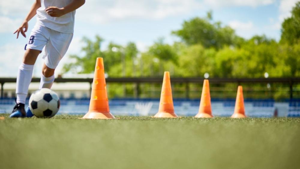 أكاديميون من معهد علوم الرياضة بسطات والمدرسة العليا للأساتذة بتطوان يبتكرون قياس جديد لانسجام اللاعبين في كرة القدم