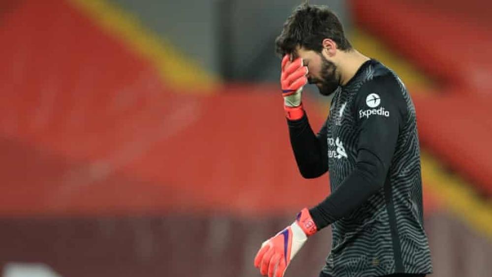 كلوب: "أليسون كان يردد كلمتين فقط بعد هفوتيه ضد السيتي"