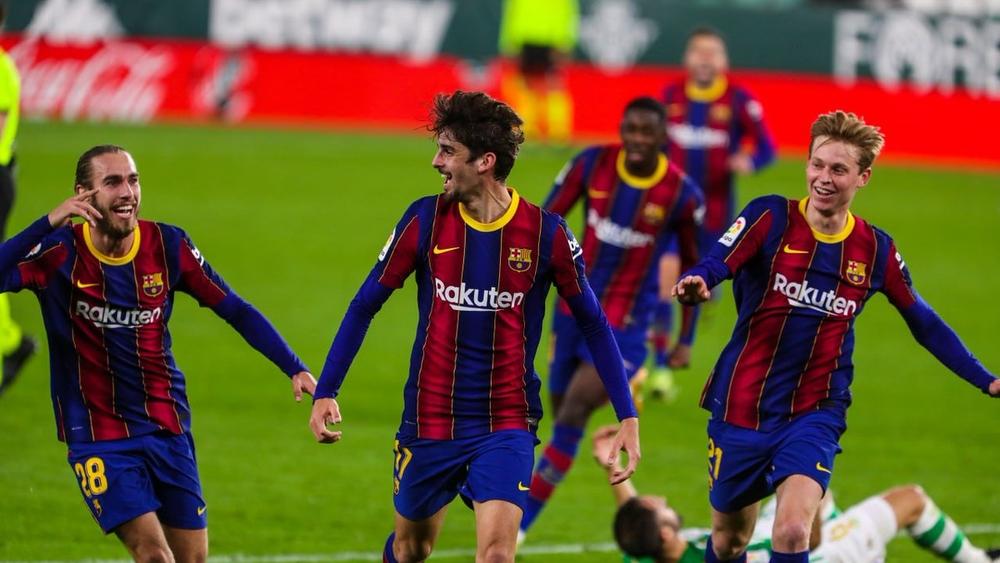 ترينكاو بعد تسجيل هدفه الأول مع برشلونة: "زملائي هنأوني بشدة على الهدف"