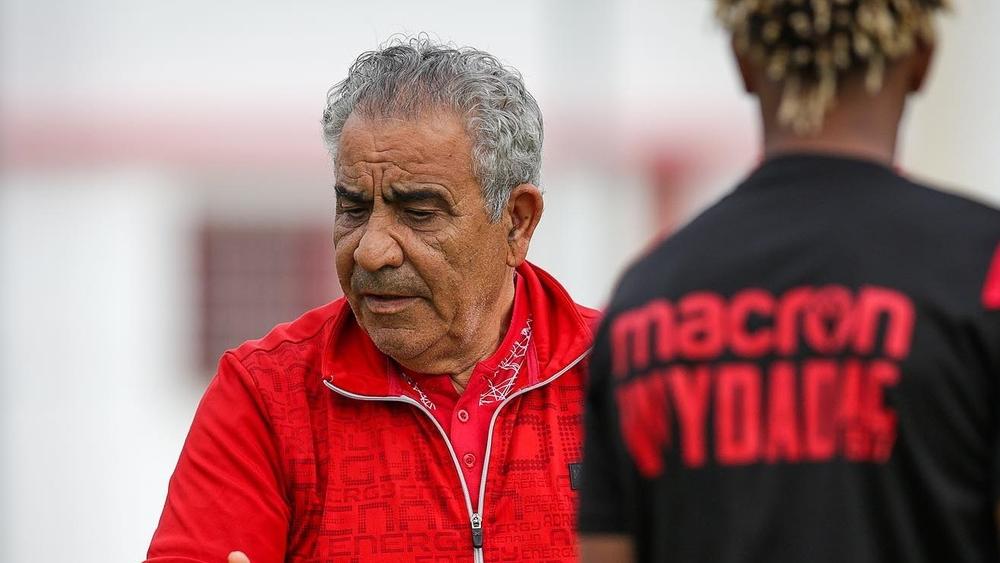 فوزي البنزرتي يتكفل بمصاريف إقامة بعثة المنستيري في البيضاء قبل مواجهة الرجاء