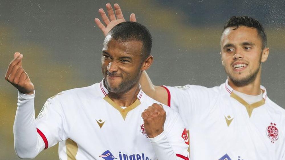 الكعبي مُتسائلاً: "لا أدري سبب النَّحس الذي يلازمني أمام المرمى"!