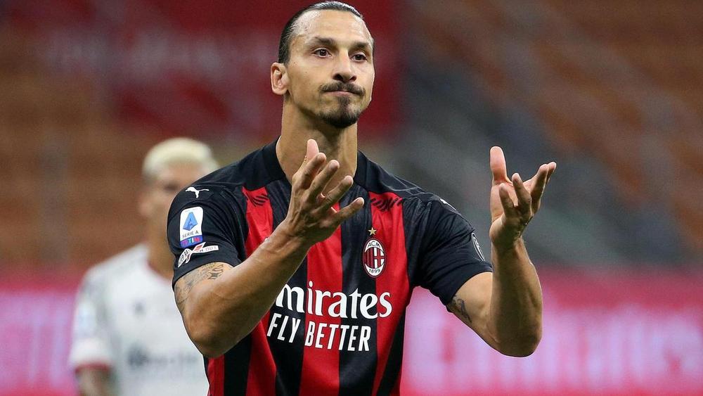 برلسكوني: "أنصح إبراهيموفيتش بالبقاء في ميلان حتى نهاية مسيرته"