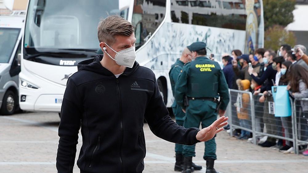 كروس يعلق حول انتقال ألابا "المحتمل" إلى ريال مدريد: "لديه الجودة اللازمة للعب هنا"