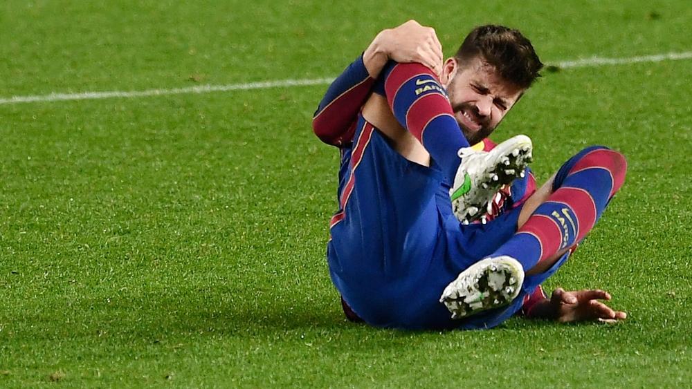 برشلونة يؤكد إصابة بيكيه بـ"التِواء في أربطة الركبة".. تقارير إسبانية تؤكد غيابه أمام سان جيرمان