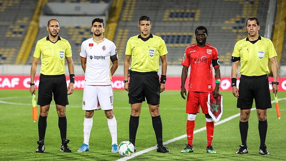 الـ"كاف" يعين الغاني دانيال لاريا حكما لمباراة الوداد وحوريا كوناكري في غينيا