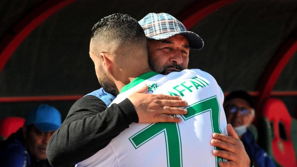 بنشيخة يُجدِّد وصاله بلاعبي مولودية وجدة ويلتقيهم على هامش مقابلة الدفاع الجديدي