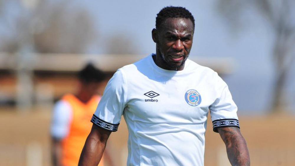 مدافع زيمبابوي يُسدّد من ماله الخاص ثمن تذكرة سفره إلى بوتسوانا للالتحاق بمنتخبه الوطني