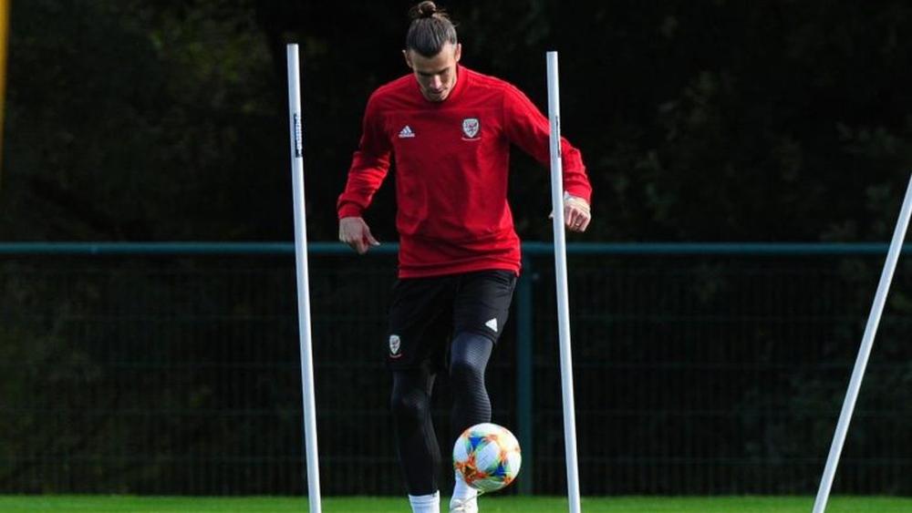 بيل يلمح لقرب اعتزاله دوليا ويعلق: "ليس خفيا أننا نكبر في السن وربما هي مشاركاتي الأخيرة رفقة ويلز”