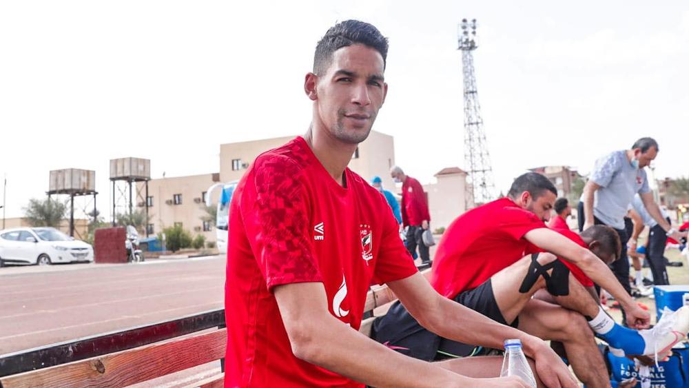 بنون "صاحب الاختصاص".. لاعبو الأهلي في لقطة "مثيرة" يطلبون من المغربي تنفيذ ركلة الجزاء أمام المريخ