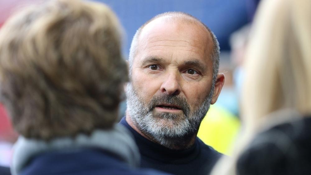 مدرب فرنسي يبعث رسالة لرئيس الاتحاد الكونغولي لكرة القدم: "عزيزي كونستانت أود الاشتغال معك لإعادة هيكلة منتخبك الوطني"