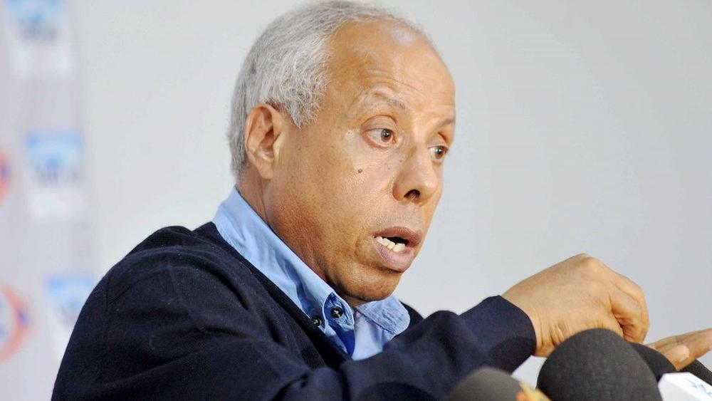 خاص/ بعد تلقيه عدة اتصالات هاتفية.. رئيس الرجاء يتراجع عن قرار مجالسة فاخر