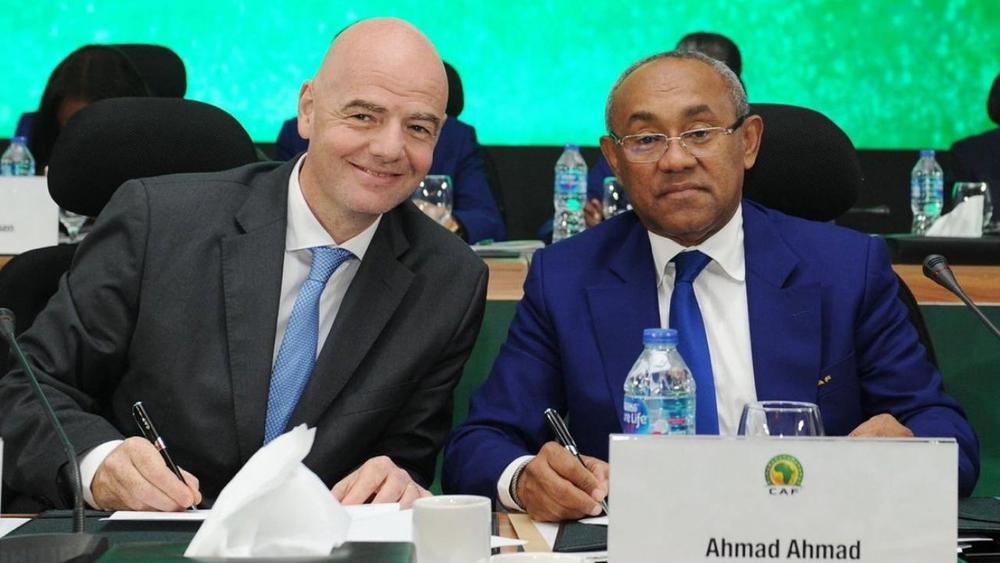 في موقف "متناقض" وقبل رفضه "دوري السوبر الأوروبي" الجديد.. "إنفانتينو" كان قد اقترح قبل عام إنشاء دوري مماثل في أفريقيا!