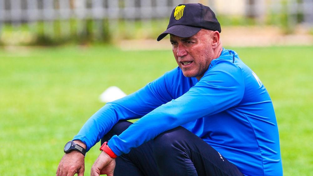 رسميا/ المغرب الفاسي ينفصل عن غاموندي ومساعده شهاب