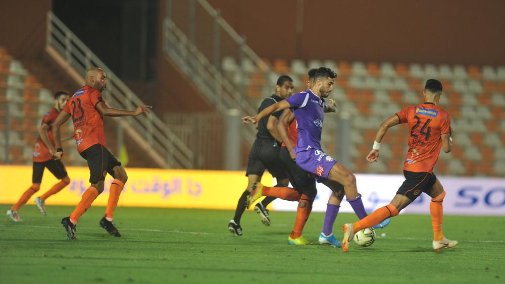 تعيين ياسين بوسليم حكما لمؤجل الجولة الثامنة بين الوداد ون.بركان ورضوان جيد مسؤولا عن "غرفة الفار"