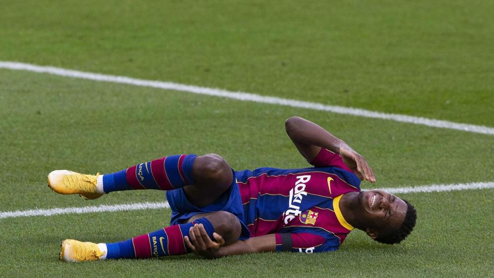 رسميا/ برشلونة يعلن سفر أنسو فاتي إلى البرتغال للخضوع لفحص طبي لإصابته في الركبة