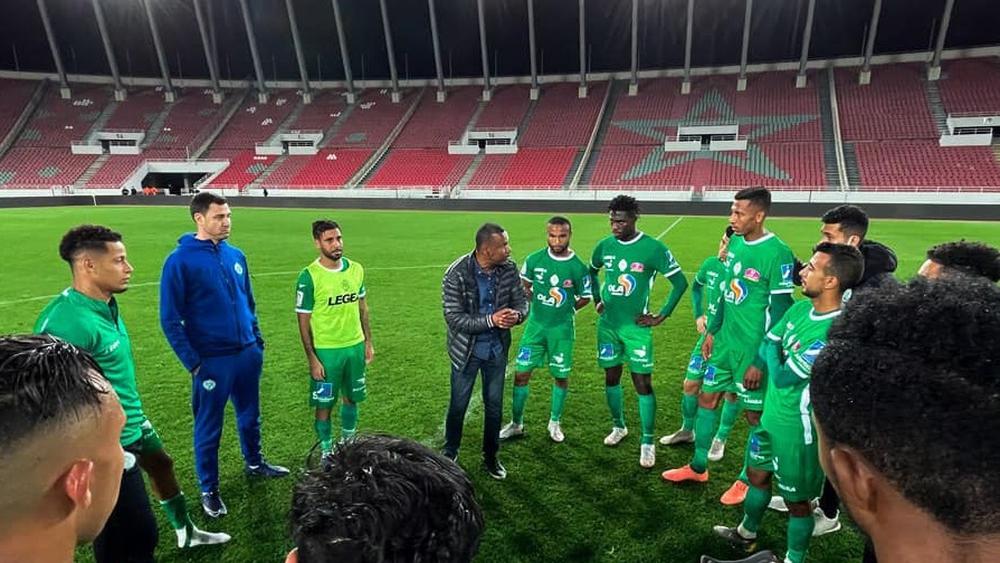 بعد الخروج من الكأس.. الشابي يمنح لاعبي الرجاء يوما للراحة والفريق يستأنف التداريب غدا الجمعة