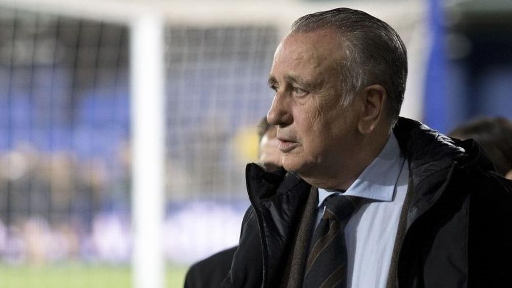 رئيس فياريال يتحدى مانشستر يونايتد في نهائي الدوري الأوروبي