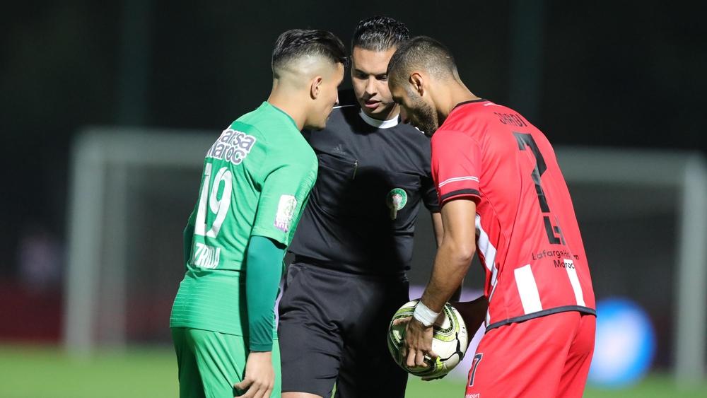 الرجاء x الفتح الرياضي.. "النسور" لاعتلاء الصدارة والفريق العاصمي لتحسين مركزه في "سبورة الترتيب"