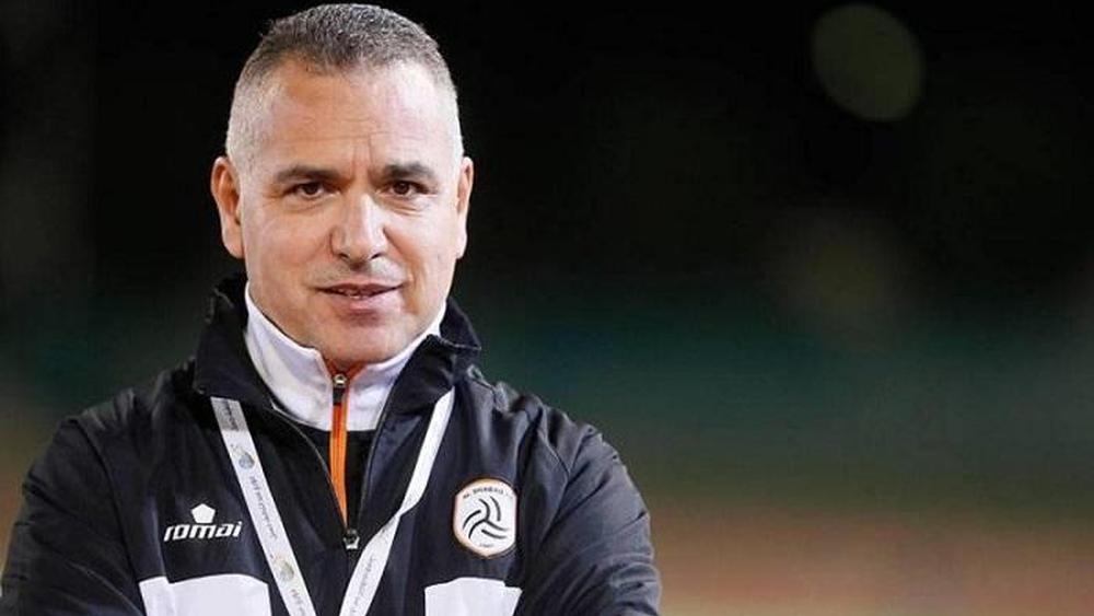 بعد أن تم اقتراحه من طرف أحد الوكلاء.. إدارة "الماص" تكلف وسيطا مقربا آخرا للاتصال بالمدرب التونسي فتحي الجبال