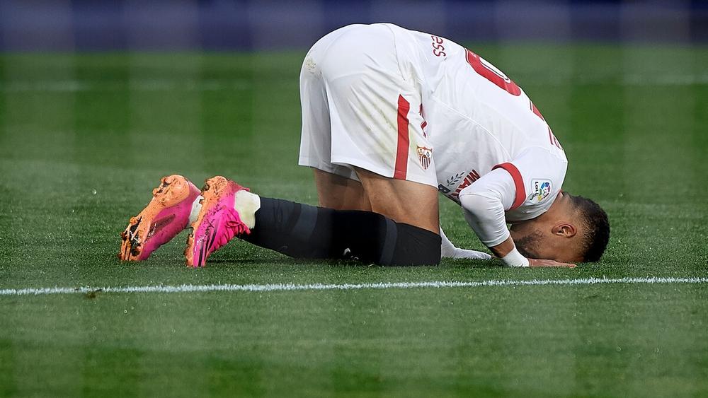 النصيري بعد تسجيله 18 هدفا في "الليغا": "لئن شكرتم لأزيدنكم.. لك الحمد والشكر"