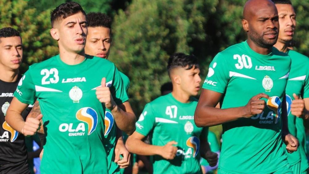 بمشاركة جميع اللاعبين.. الرجاء الرياضي يُجري حصة تدريبية لإزالة العياء مباشرةً بعد وصوله إلى جوهانسبورغ