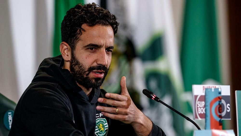 مدرب لشبونة قبل مواجهة بنفيكا: "لن نذهب إلى ملعبهم للاحتفال وصبغ شعرنا"