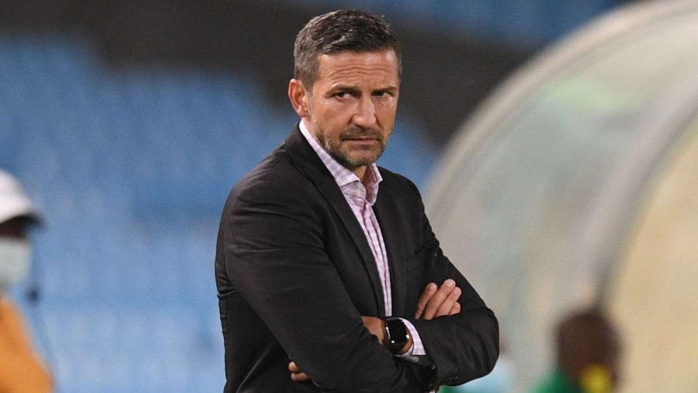 مدرب أورلاندو بيراتس: "قادرون على التسجيل في مرمى الرجاء والعودة ببطاقة التأهل من المغرب"