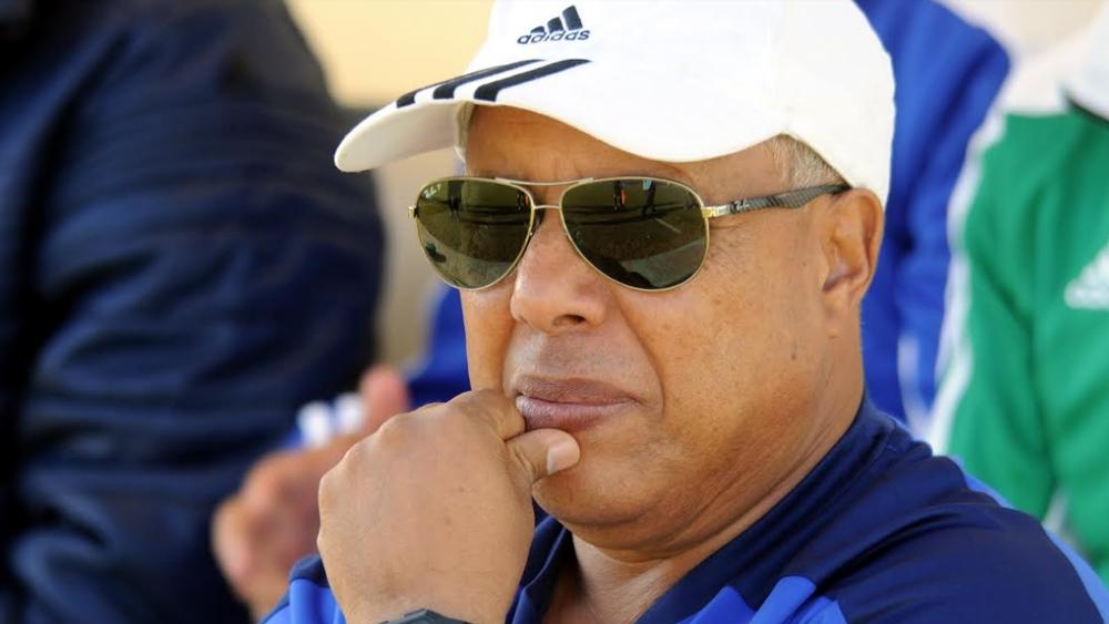 فاخر يؤمّن استلام 550 مليون سنتيم بعد تأهل الرجاء لنصف نهائي كأس الكونفدرالية الأفريقية