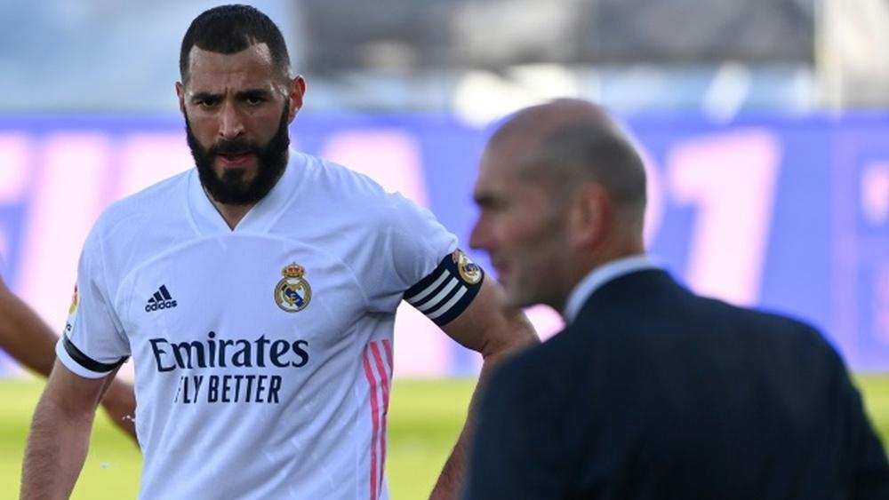 بنزيما: "زيدان لن يغادر ريال مدريد.. لن يحدث ذلك"