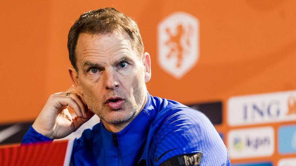 مدرب هولندا عن اللاعبين المستبعدين من قائمة المنتخب في "اليورو": "ربما أرادوا الصراخ أو غلق الهاتف وبالتالي كانت المكالمات قصيرة"