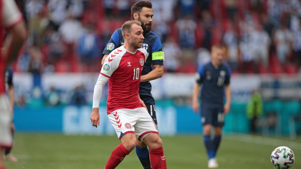 تكريمًا له بعد وعكته الصحية.. إريكسن يحصل على جائزة "أفضل لاعب" في مباراة الدنمارك وفنلندا