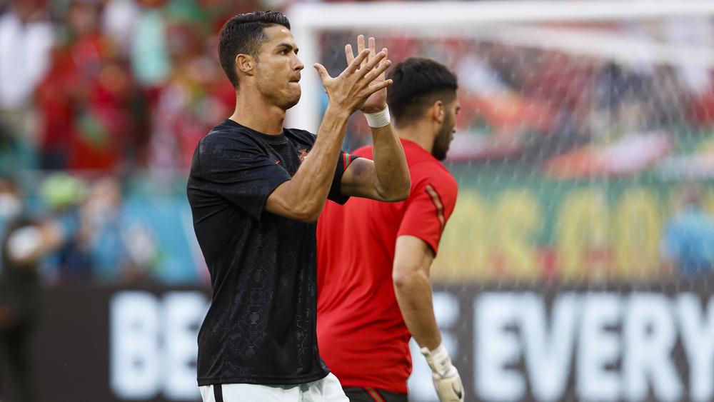 رونالدو يصبح أول لاعب يشارك في "خمس" نسخ لـ"اليورو" وأكثر "أوروبي" حضورا في المسابقات الكبرى