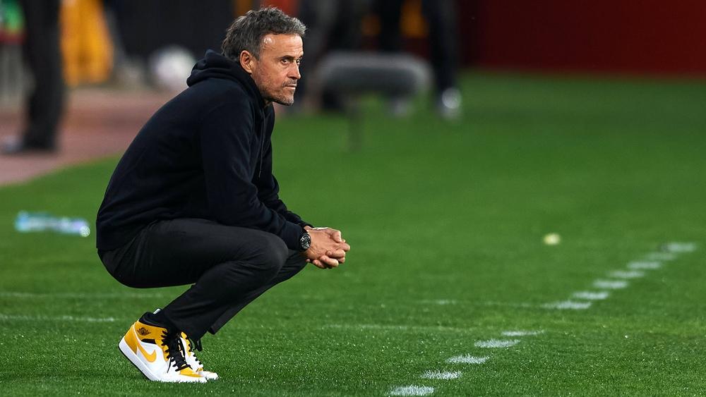 إنريكي يرفع تداريب المنتخب الإسباني لـ"الحالة القصوى" ويتجه لتغيير خططه في مباراة سلوفاكيا "الحاسمة"