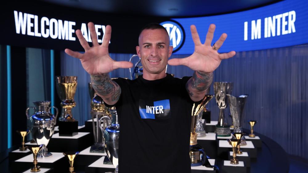 رسميًا / الإنتر يتعاقد مع "أليكس كورداز" حارس المرمى الأكثر استقبالاً للأهداف في إيطاليا