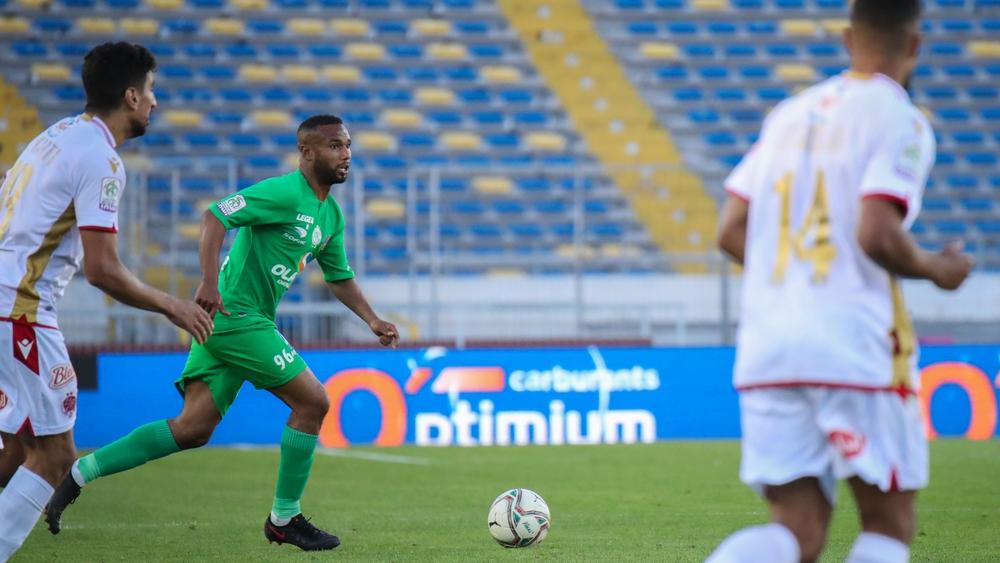 الطاقم التقني للرجاء يُفضّل عدم المُجازفة بالعرجون أمام يوسفية برشيد وتجهيزه لمباراة "الديربي"