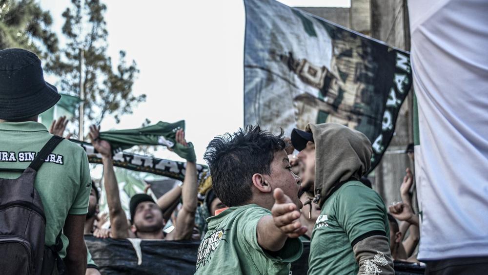 حلالة بويز: "مطالبة شعبية باستقالة رئيس العار.. لطّختم تاريخ الشهداء ونقسمِ برب الكون بأننا لن نخون النادي في قسم الظلمات"