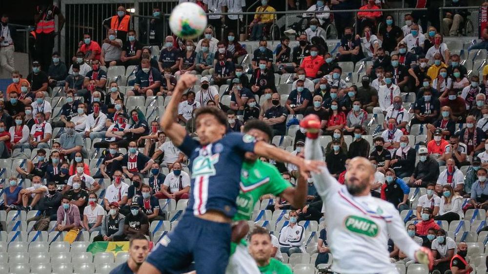 الحكومة الفرنسية تعلن عودة الجماهير للملاعب بشكل كامل في الموسم القادم